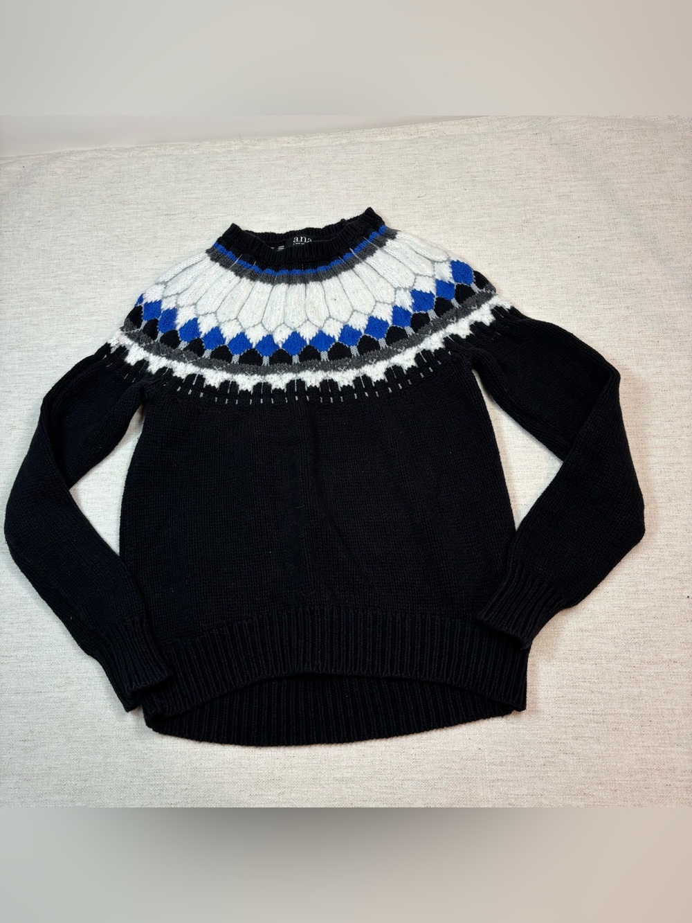a.n.a woman petite SP Black Fair Isle Turtleneck Sweater with Blue White Yoke